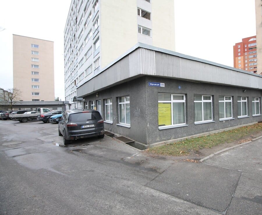 Sõpruse pst 211a hoone nurk tänavalt